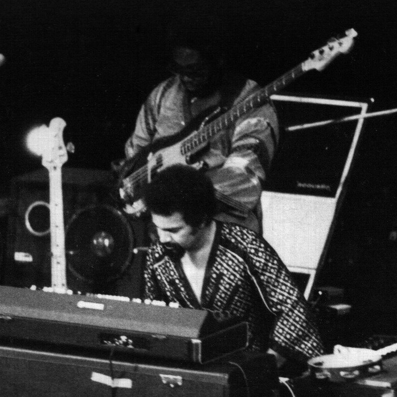1978年、ステージで鍵盤に向かうジョー・サンプル