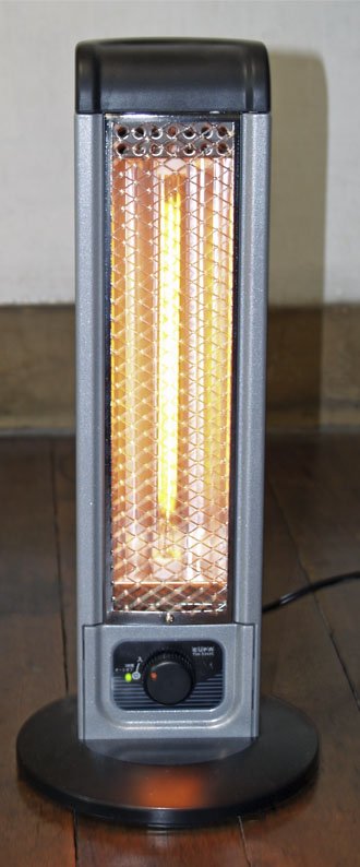 縦型のカーボンヒーター